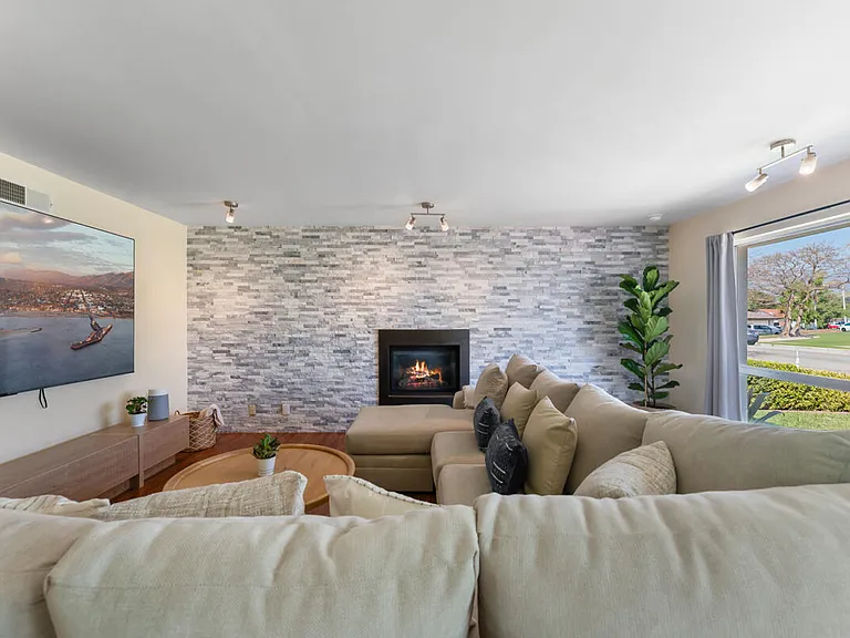 115 Brandon Dr — Photo 8