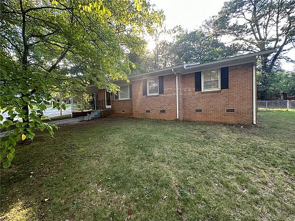 3rd image of 2105 Drexel Ct