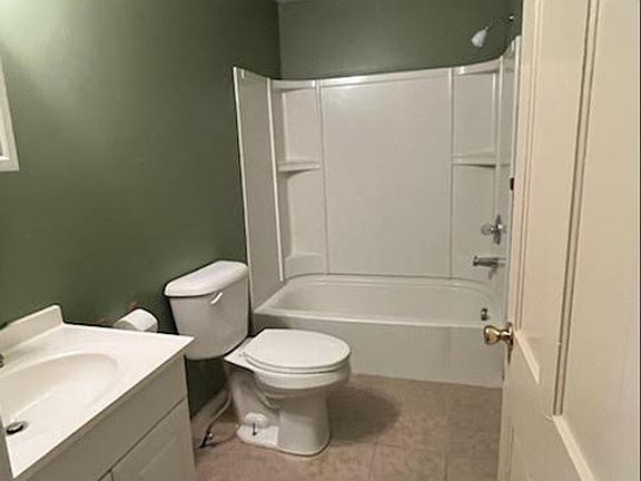 4th image of 226 Poplar St Floor 1