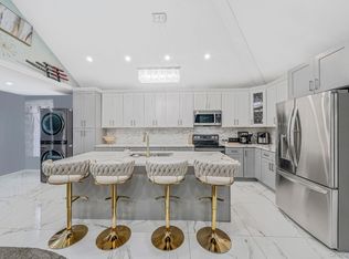 158 Mohawk St, Ronkonkoma, NY 11779