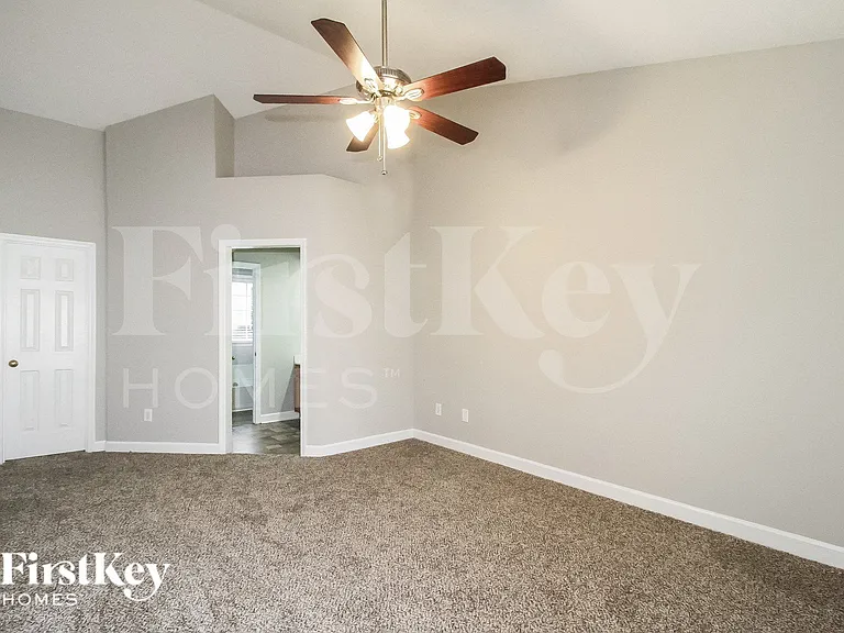 5910 Habersham Dr — Photo 9
