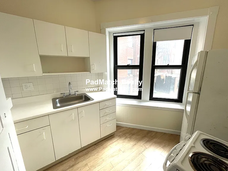 504 Beacon St #5 — Photo 8
