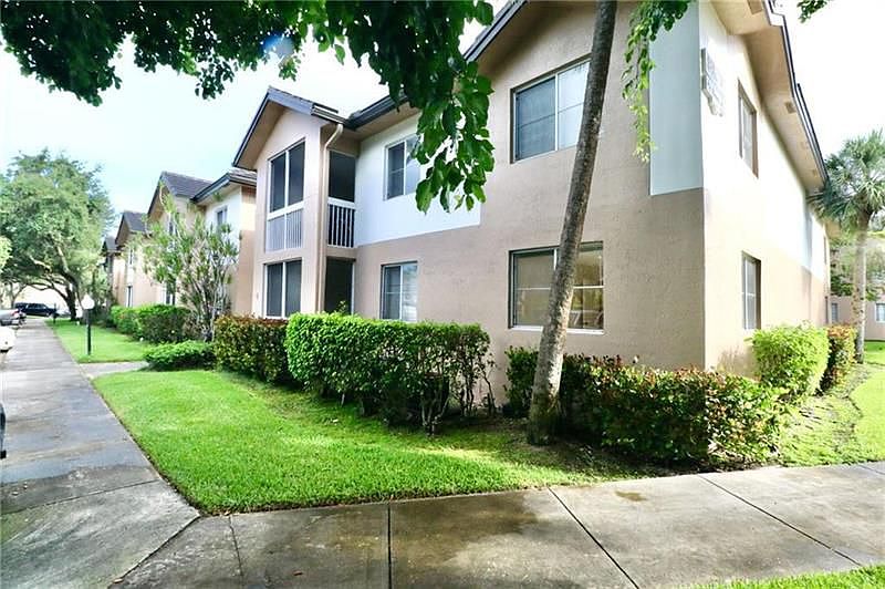 1st image of 9811 Westview Dr APT 914