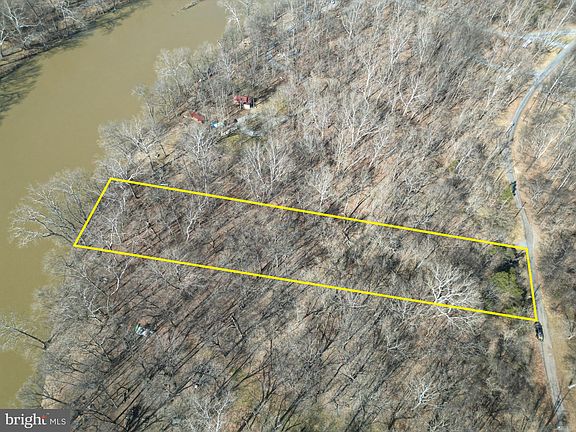 3rd image of 29 River Haven Dr