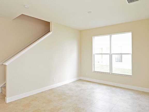 4th image of 1526 NW Cataluna Cir