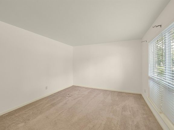 5th image of 9662 Westview Dr #5