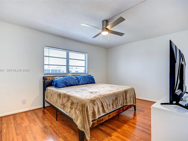 301 NE 14th Ave #702 — Photo 28