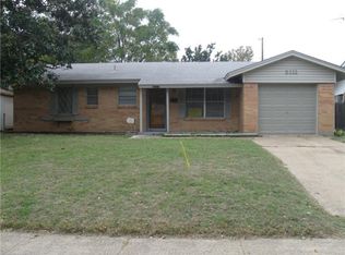 2111 Western Park Dr, Dallas, TX 75211