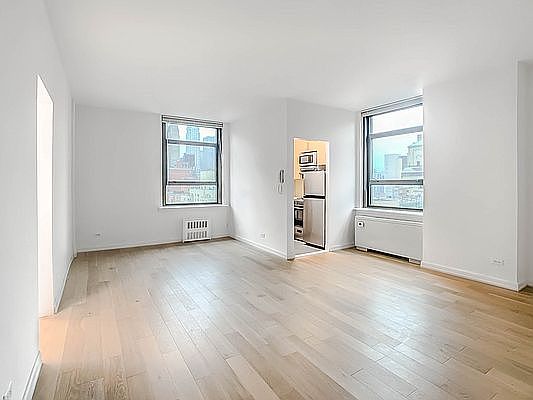1st image of 4 Park Ave APT 5D