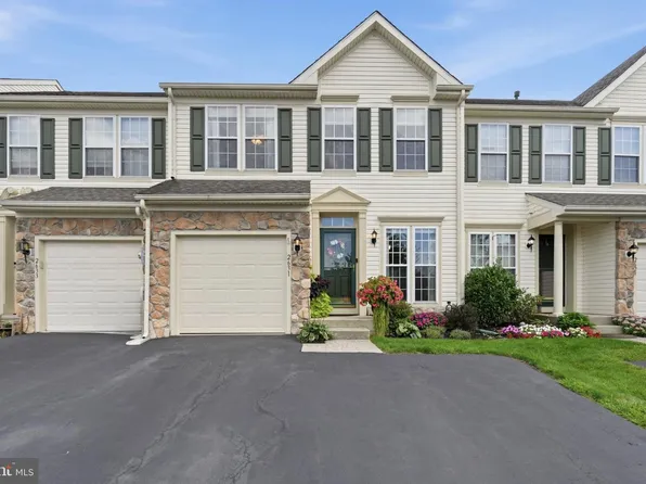 2361 Crabapple Cir, Perkasie, PA 18944