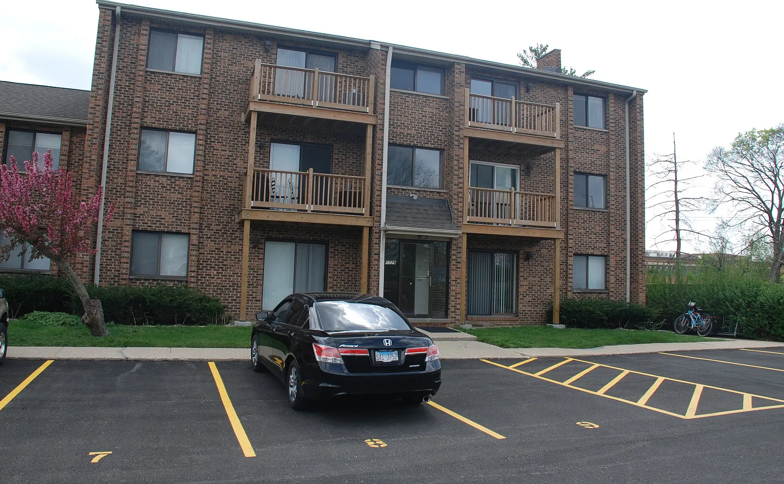 2 bed, 1.5 bath, 841 sqft, $1,850 — Photo 1