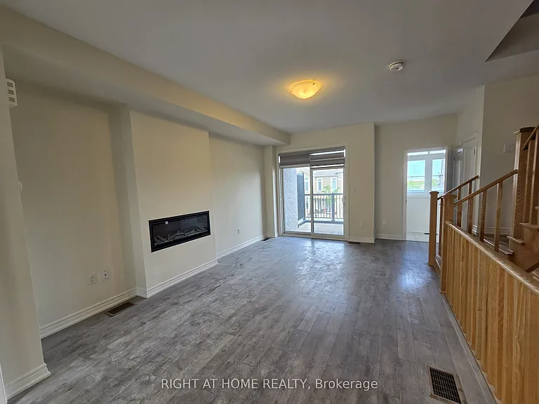 118 Purple Sage Dr #UPPER — Photo 4