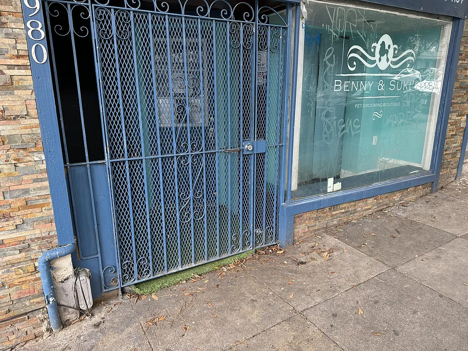 Building Photo 4