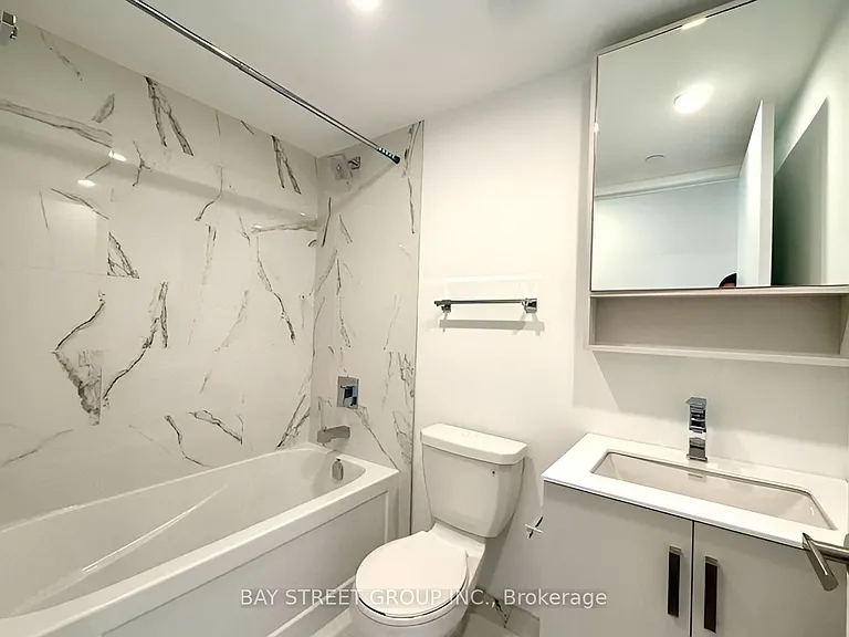 88 Queen St E #2709 — Photo 9