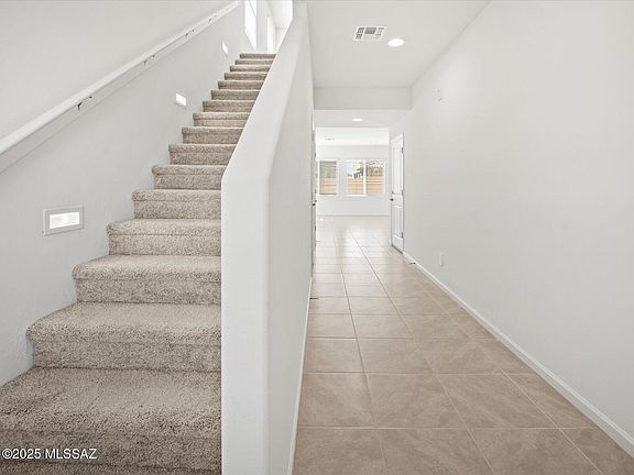 4th image of 945 W Calle Las Varitas