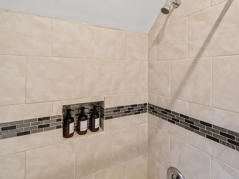 219 W Park Ave — Photo 24