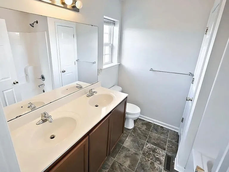 535 Marion Rd — Photo 14