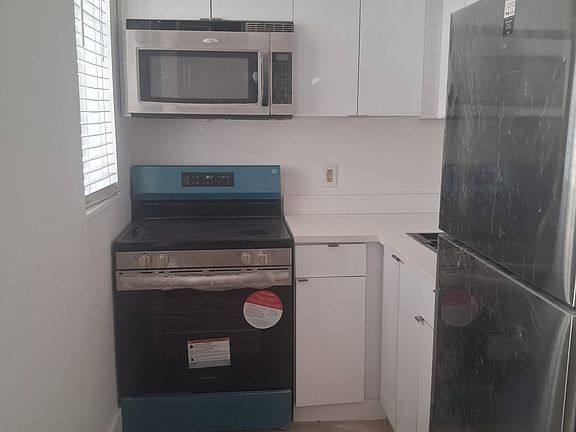 5th image of 605 Euclid Ave #11