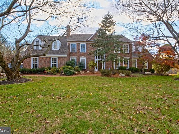 2nd image of 1215 Heritage Hills Dr