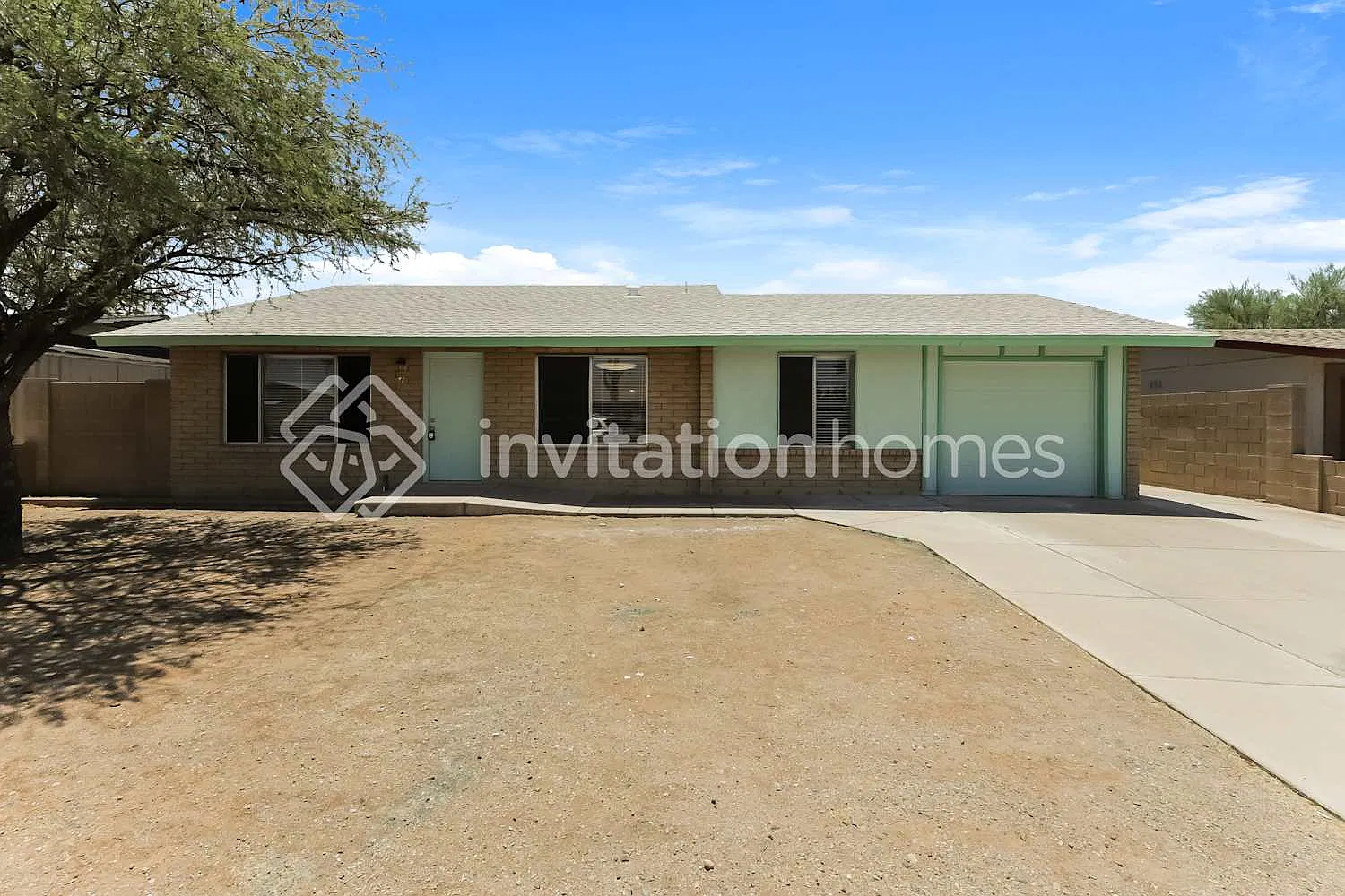 1771 W Menadota Dr Phoenix, AZ 85027 — Photo 1