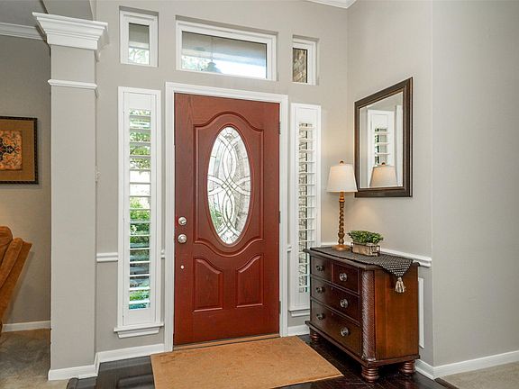 4th image of 3207 Hickory Falls Dr