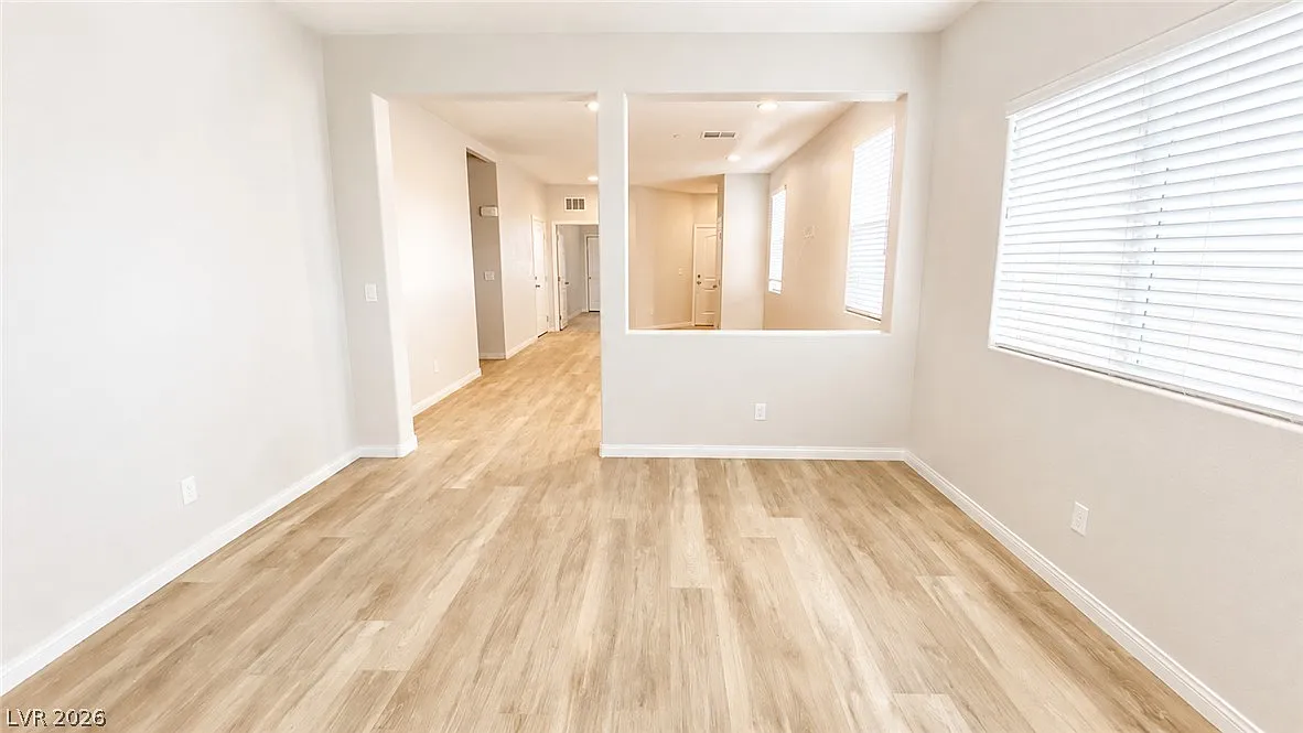 4 bed, 2.0 bath, 1491 sqft, $2,290 — Photo 3