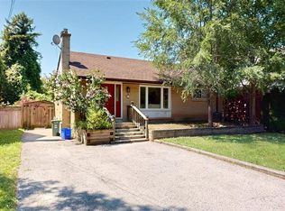 56 Lower Horning Rd, Hamilton, ON L8S 3G3