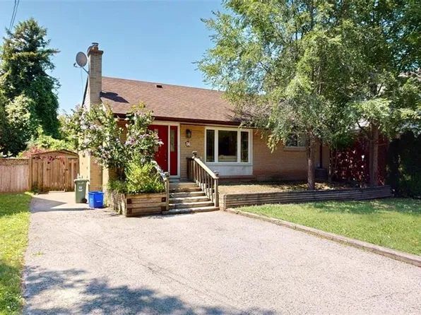 56 Lower Horning Rd, Hamilton, ON L8S 3G3