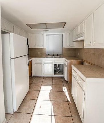 2nd image of 1200 Westcott Dr #B