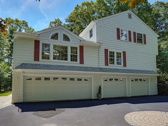 3rd image of 15 Carter Dr