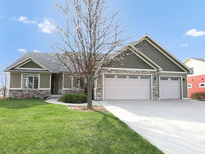 1221 Oakwood Dr, Pella, IA, 50219
