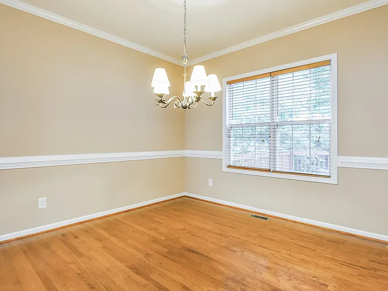 136 Roan Dr — Photo 4