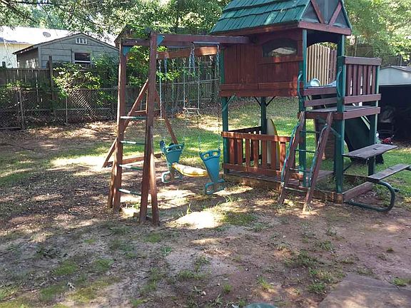 3rd image of 21 Willow Pines Ct