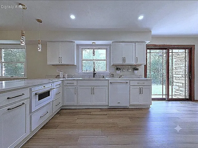 W17745 Ann Ave — Photo 3