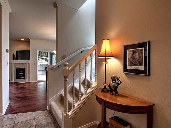 2nd image of 150 NW Alder Pl #4