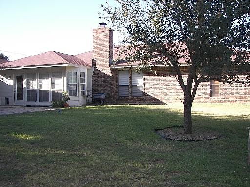 3rd image of 327 W Crownhill
