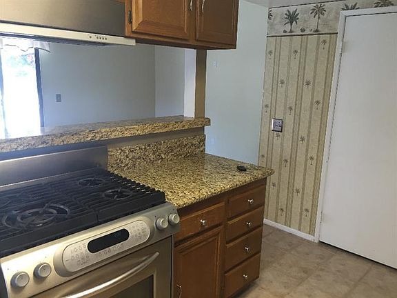 3rd image of 3260 Lynwood Dr
