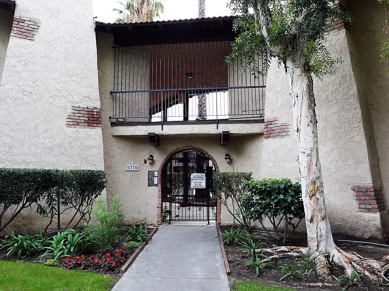 Glencrest Apartments — Photo 7