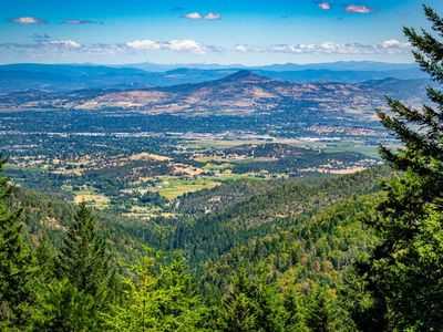 7014 Griffin Ln, Jacksonville, OR, 97530