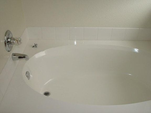 5th image of 2005 Cloverdale Ln
