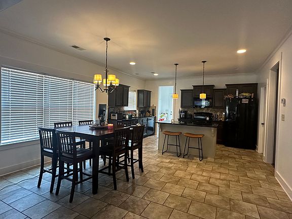4th image of 1089 Garnet Dr