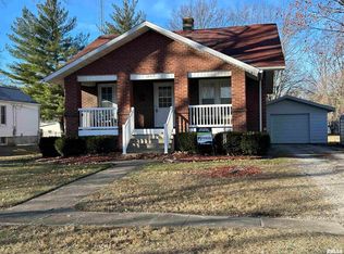 205 S Pine St, Stonington, IL 62567