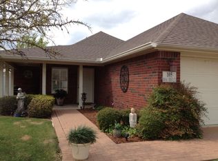 105 Royal Crest Ct, Red Oak, TX 75154