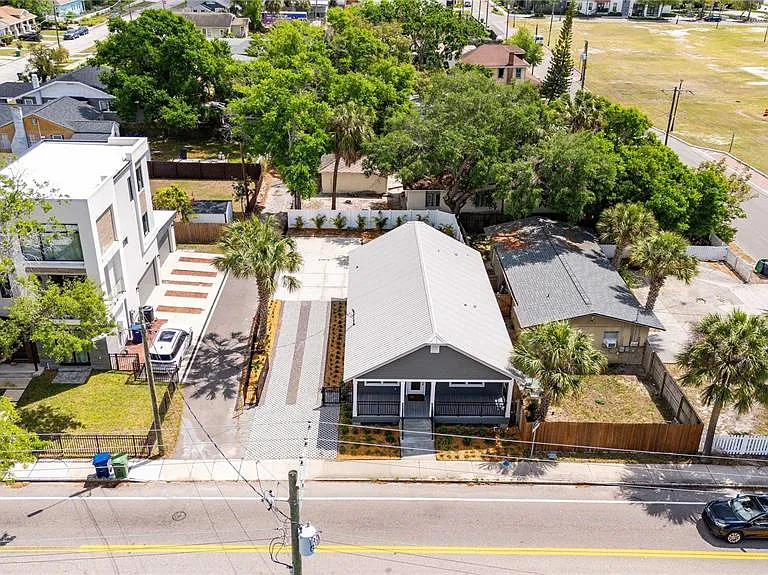 2203 N Blvd — Photo 43