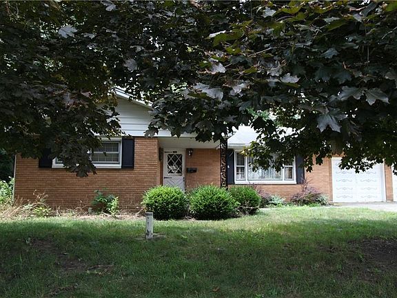4th image of 243 Meadowlane Dr