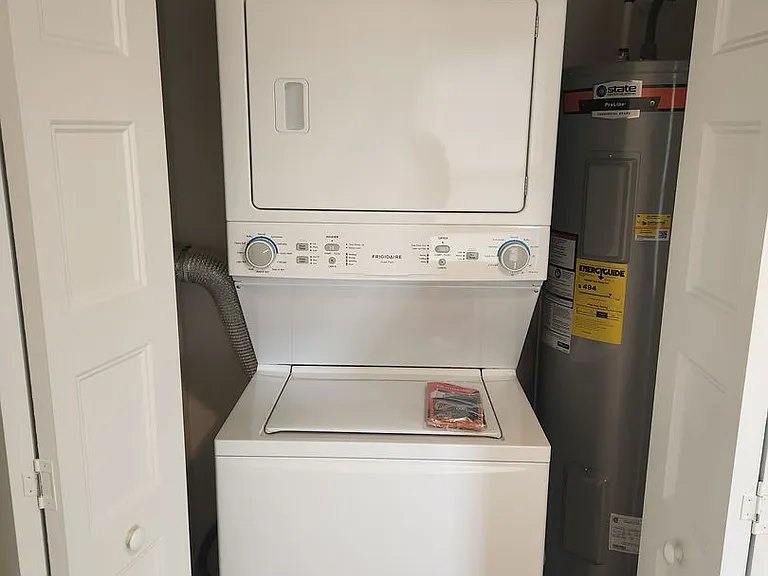 111 Dinwiddie Ave #E — Photo 6