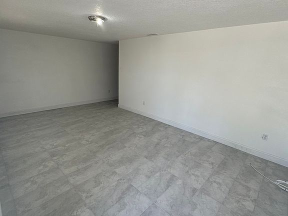 4th image of 1021 N Brunnell Pkwy