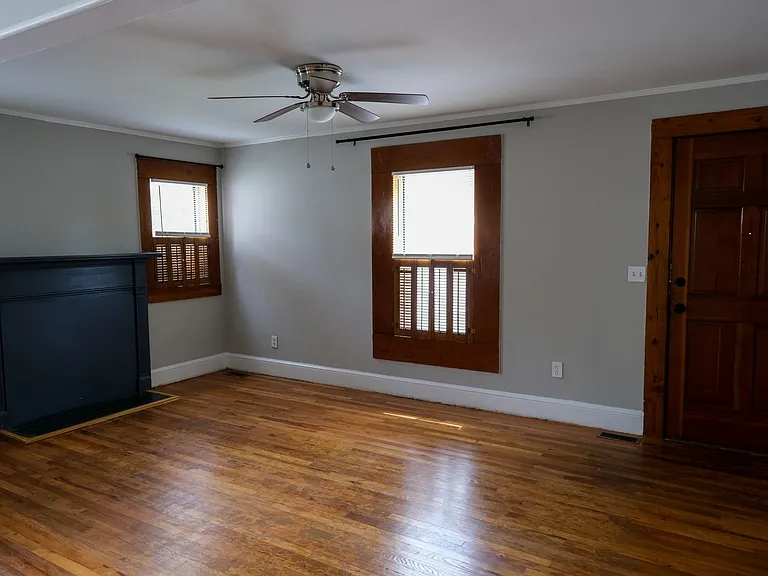 133 E Wilburn Ave — Photo 4