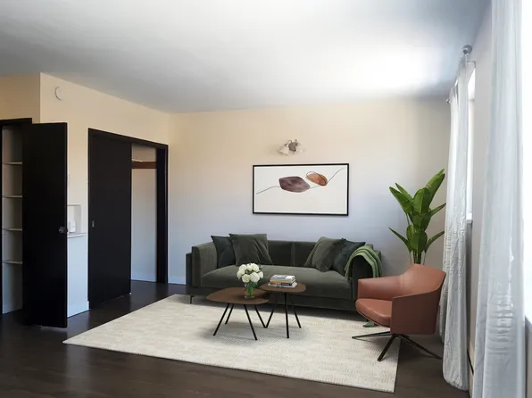 2160 Portage Ave, Winnipeg, MB R3J 0M2