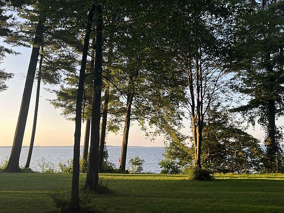 4th image of 105 Heartwood Lane